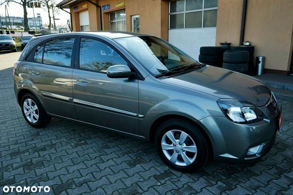 Kia Rio - 14