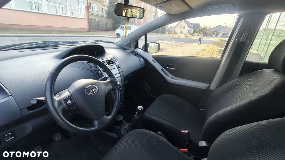 Daihatsu Charade Standard - 29