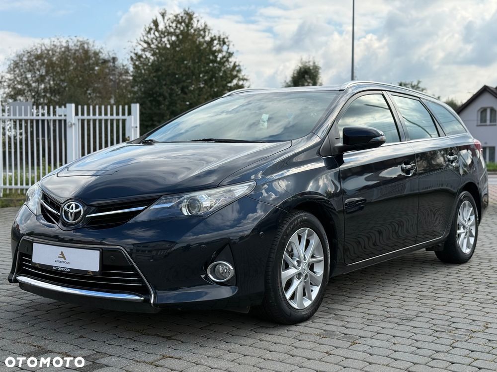 Toyota Auris 2.0 D-4D Premium - 1