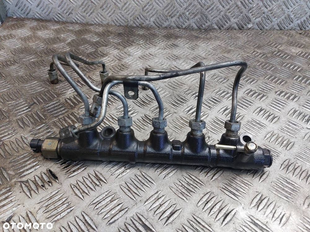 LISTWA WTRYSKOWA TOYOTA COROLLA E11 LIFT 2.0 D4D - 3