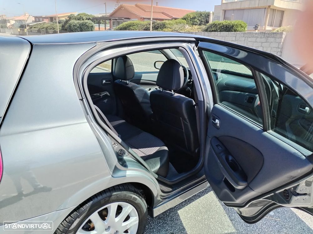 Nissan Almera - 19