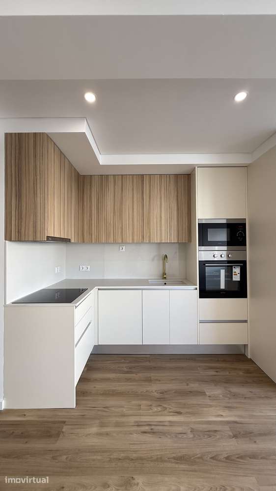 Apartamento T2 Remodelado a 500m da praia - Grande imagem: 5/14