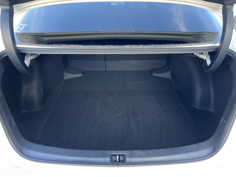 Toyota Corolla 1.8 Hybrid Style - 18