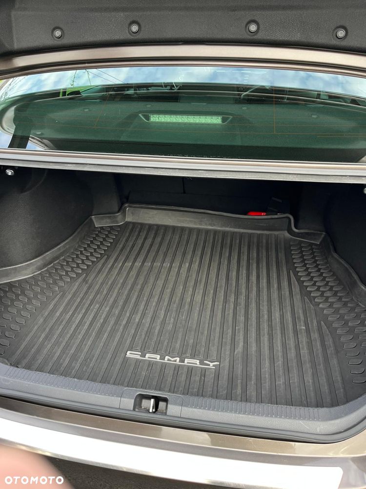 Toyota Camry 2.5 Hybrid Executive CVT - 11
