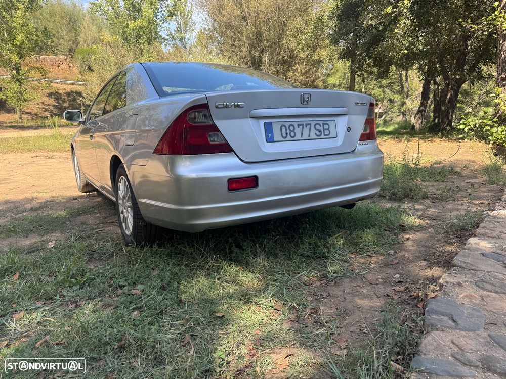 Honda Civic 1.7 ES - 6