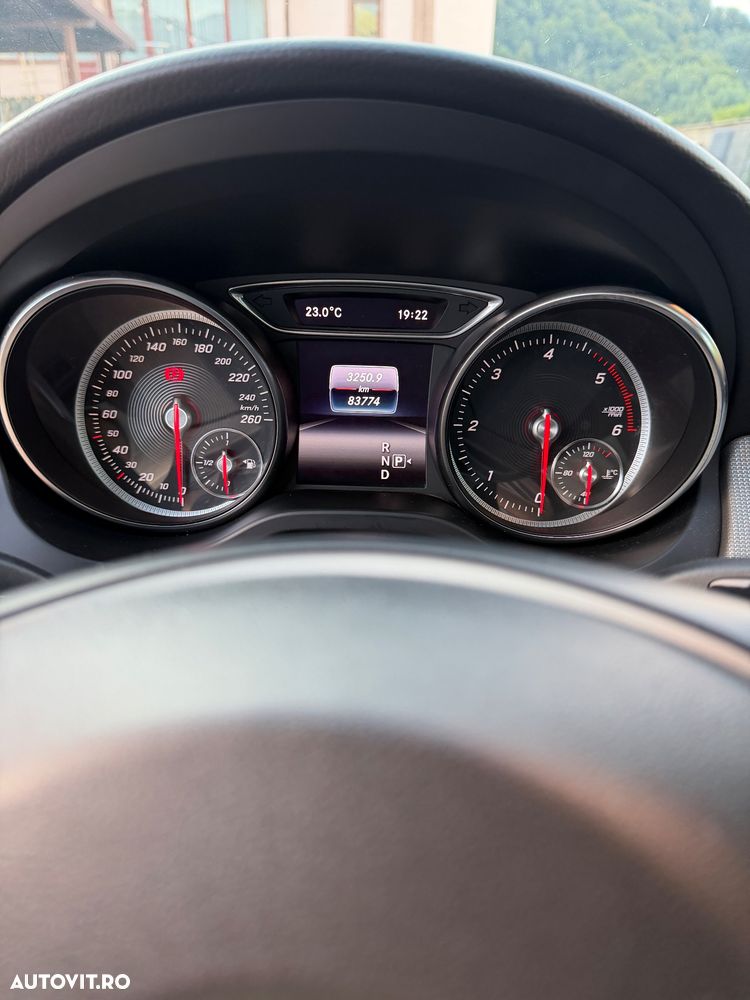 Mercedes-Benz GLA 200 d Aut. - 10