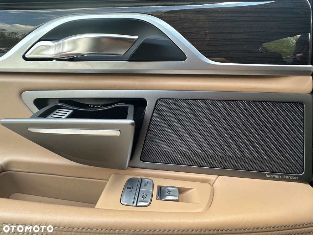 BMW Seria 7 740d xDrive - 23