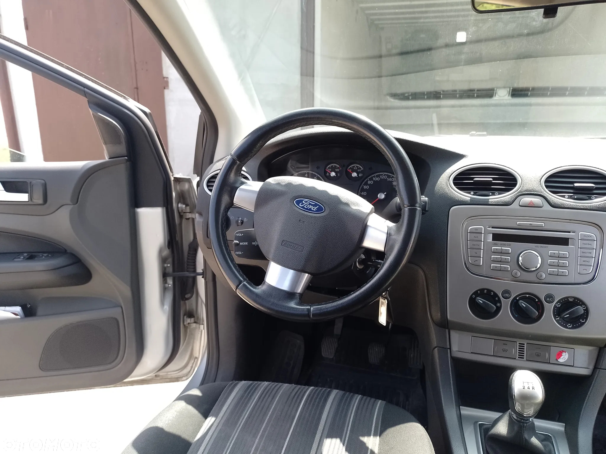 Ford Focus 1.6 Ambiente - 10