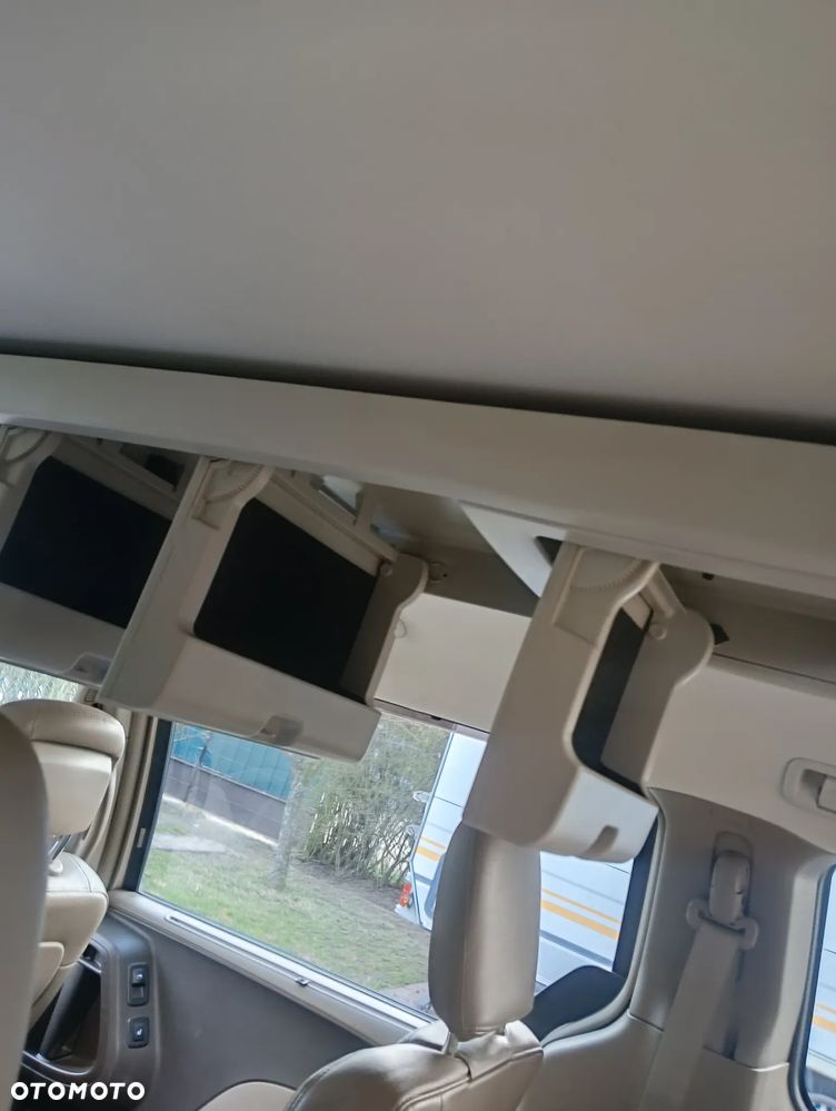 Chrysler Town & Country 3.6 Limited - 33