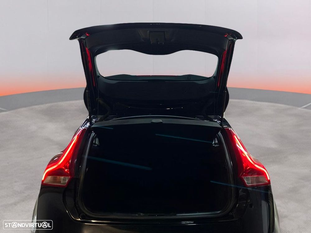 Volvo V40 2.0 D2 Kinetic - 19