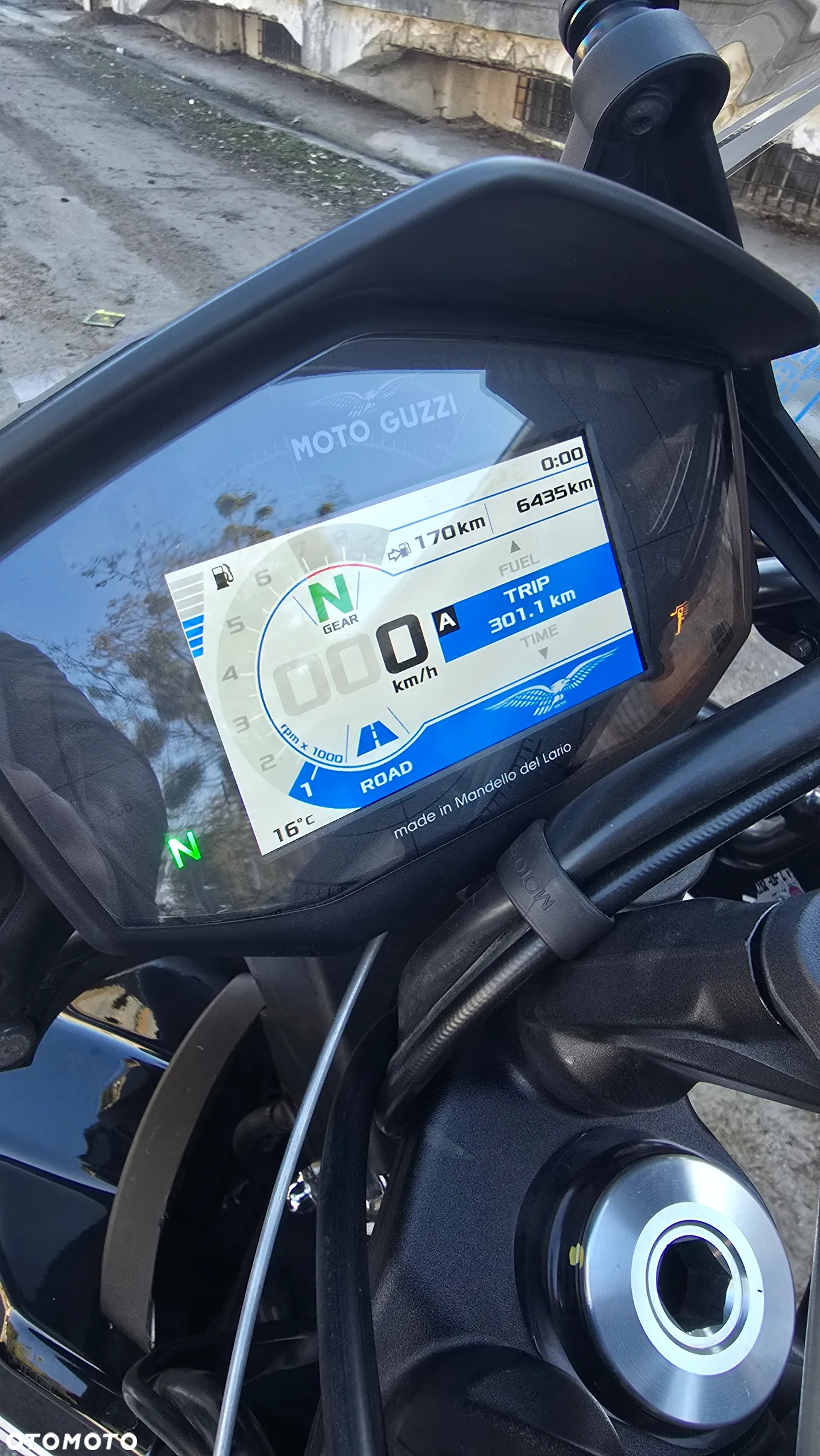 Moto Guzzi V85 - 31