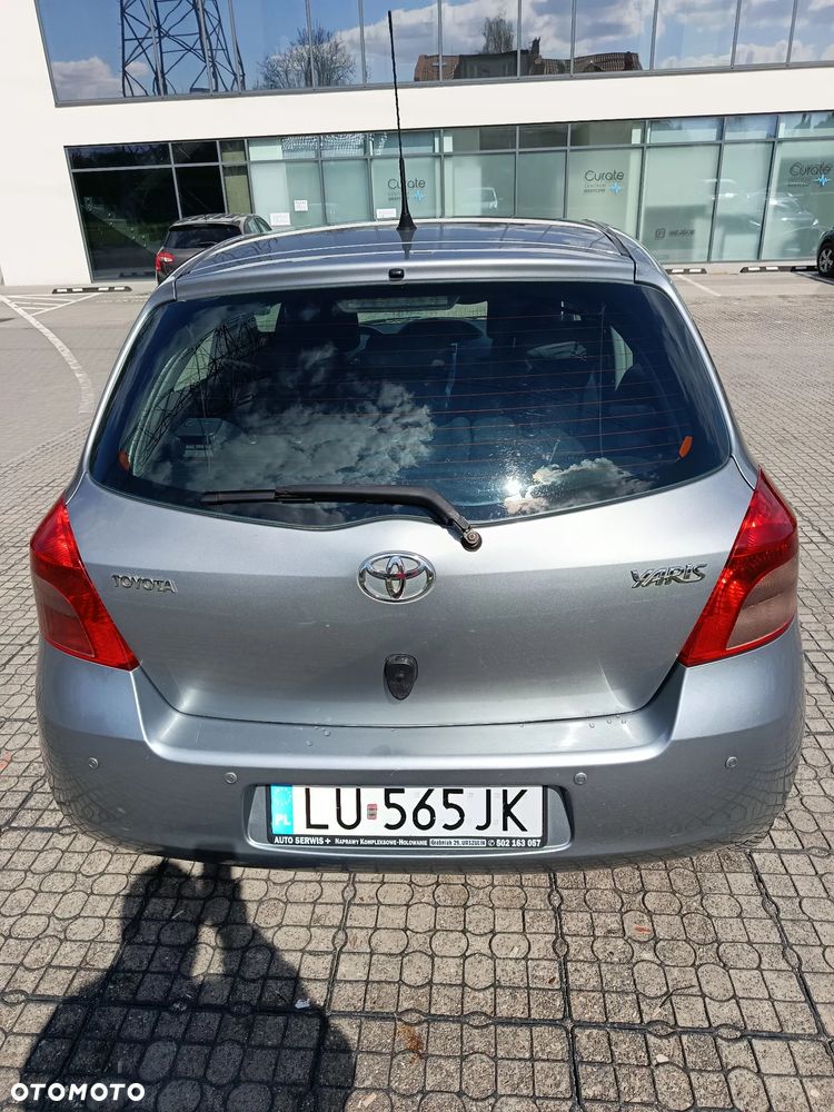 Toyota Yaris - 7