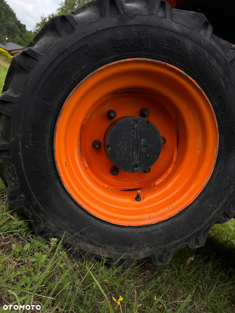 Ausa T204 H. JAPOŃSKA Ładowarka Teleskopowa 4,2 metra Wysuw. Udźwig 2,2 tony. Rozsuwanie wideł HYDRAULICZNE.  Maszyna Jak Nowa z Salonu. Pochodzi z Gospodarstwa Norweskiego! 2017rok. przebieg tylko 3800mtg. Silnik Kubota 4cylindry!  ZERO ZUŻYCIA ORYGINAŁ.  Ani Deka luzów i wycieków. Aktualna DEKRA BMWT. Bardzo mały i zgrabny sprzęt o potężnej wydajnośći. Opony Nowe! Szybka wolna jazda. 3 tryby skrętu! Pełne sterowanie z dżojstika! Wersja Norweska! Kilka dodatkowych wyjść Hydraulicznych! Jazda Hydrostatic Wielka Okazja - 36