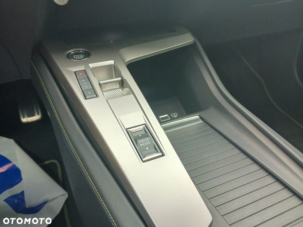 Peugeot 408 - 25