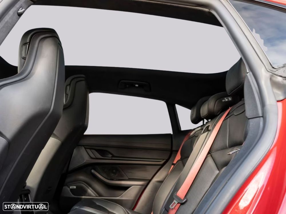 Porsche Taycan Sport Turismo - 25