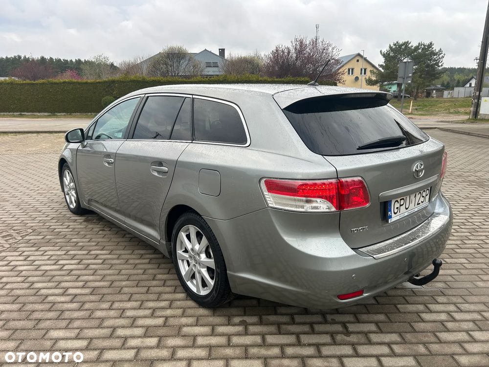 Toyota Avensis - 6