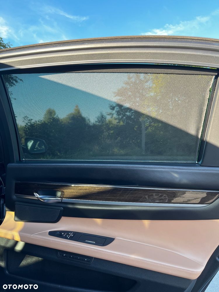 BMW Seria 7 730d L - 23