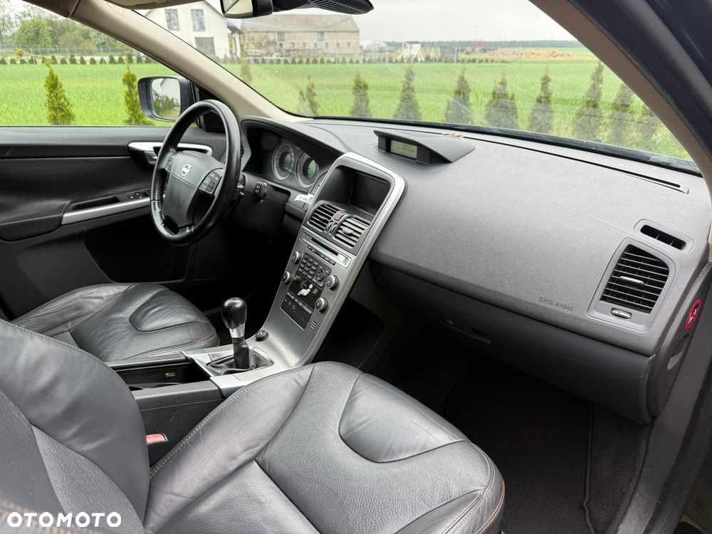 Volvo XC 60 D5 AWD Momentum - 17