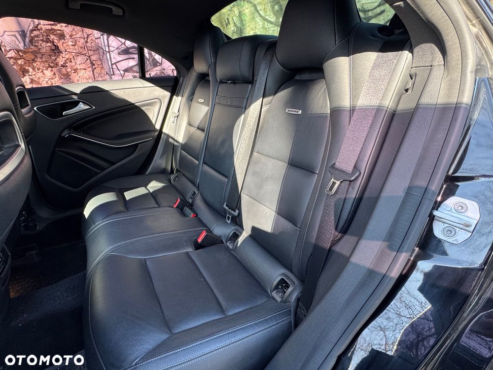 Mercedes-Benz CLA 45 AMG 4Matic 7G-DCT - 25