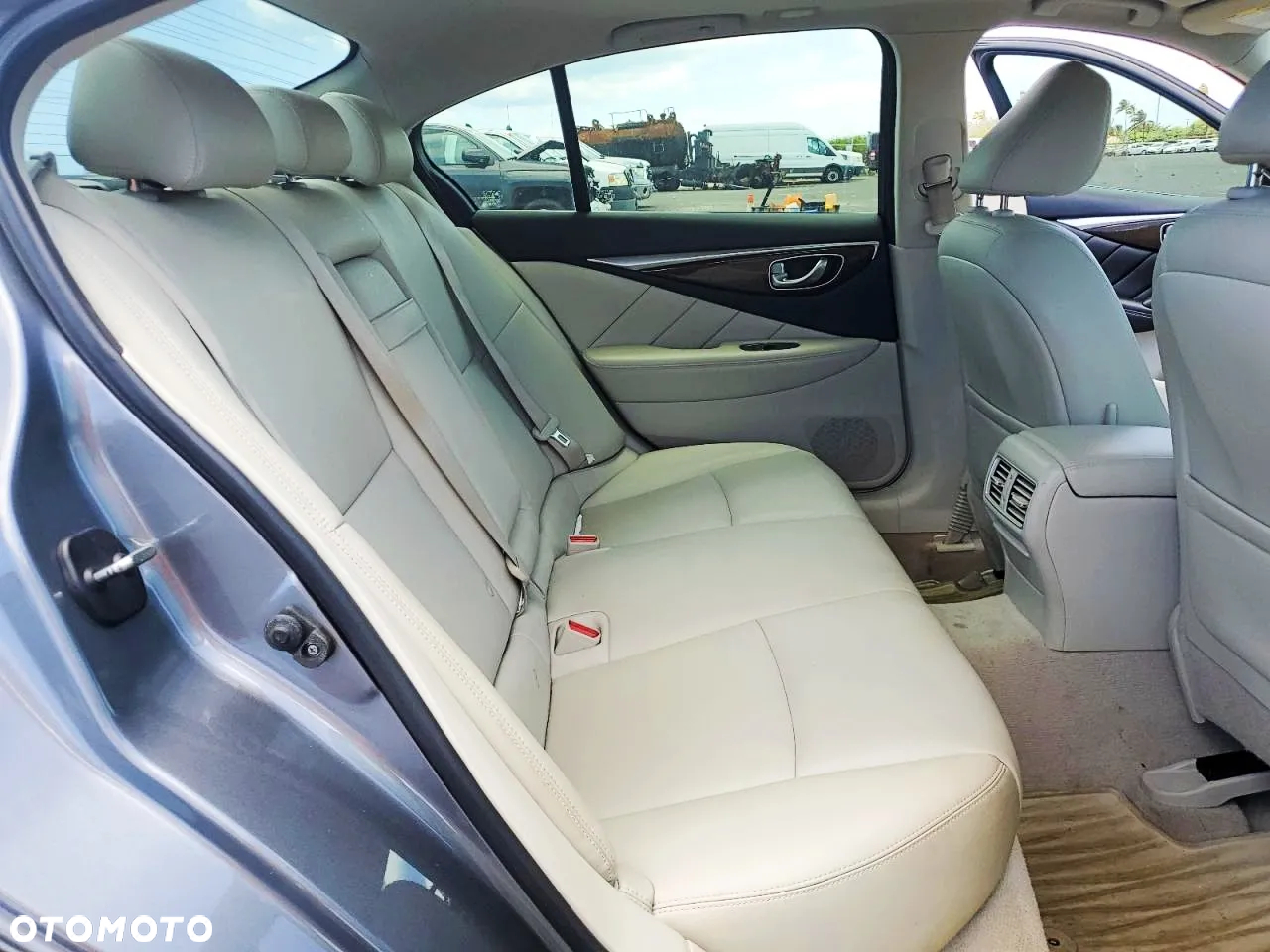 Infiniti Q50 - 10