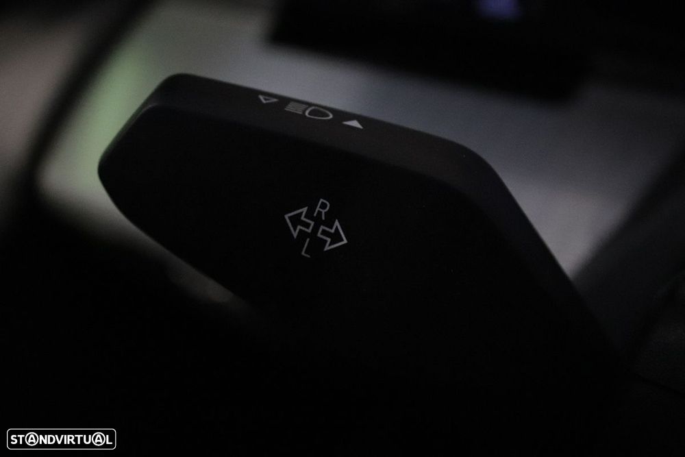 BMW 520 d Pack Desportivo M - 17