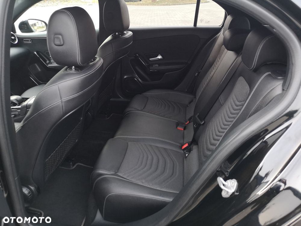 Mercedes-Benz Klasa A 180 d Edition 1 7G-DCT - 11