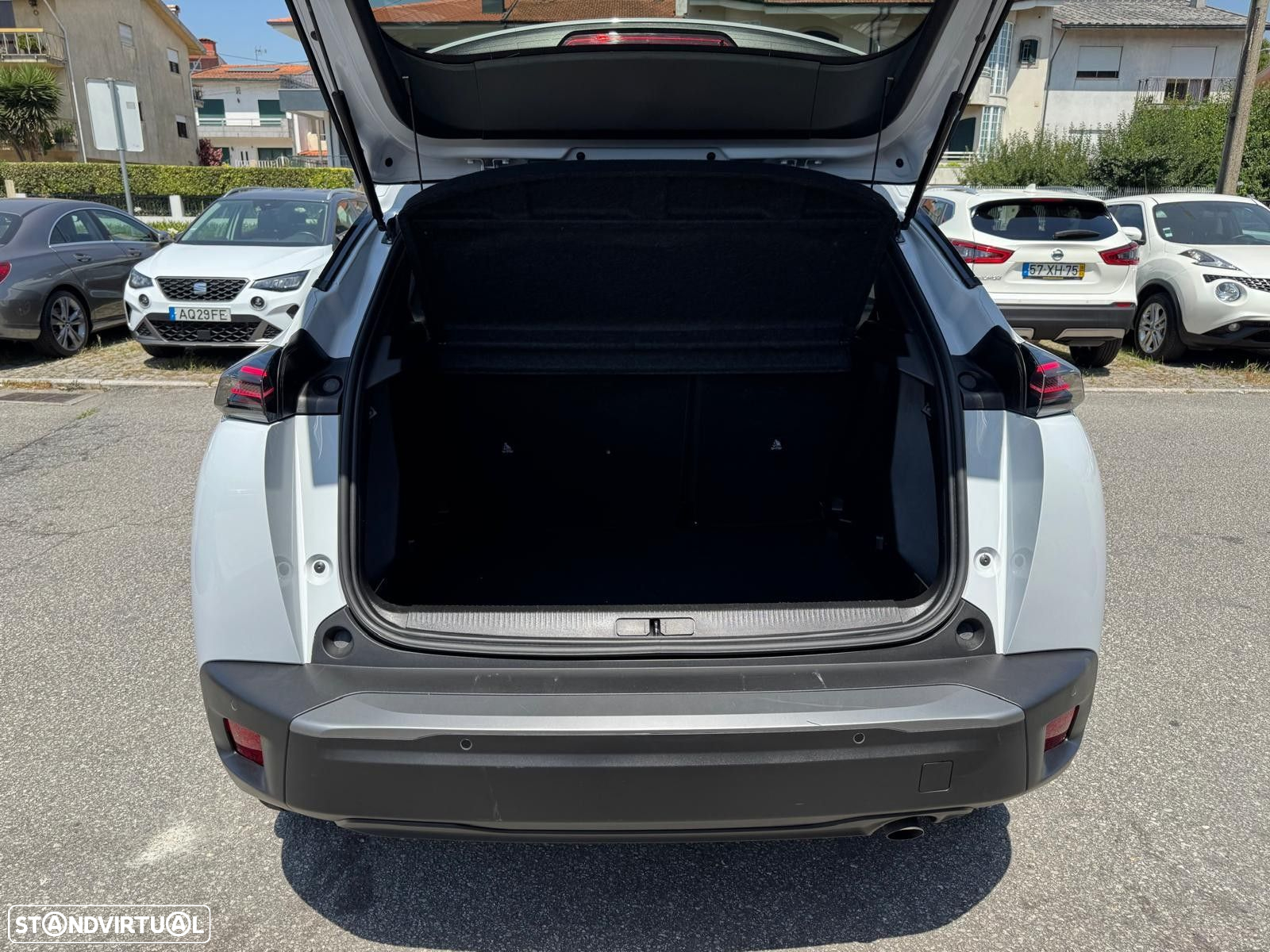 Peugeot 2008 1.2 PureTech Allure Pack - 13