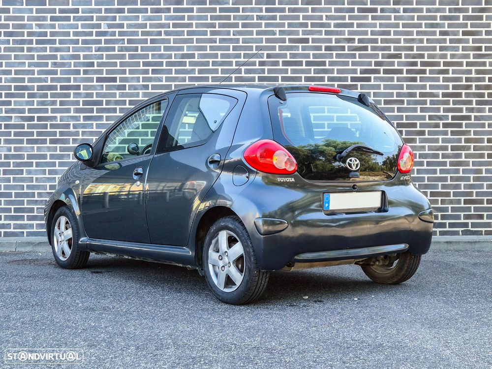 Toyota Aygo 1.0 + AC - 3