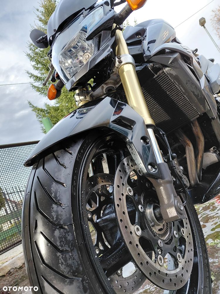 Suzuki GSR - 5