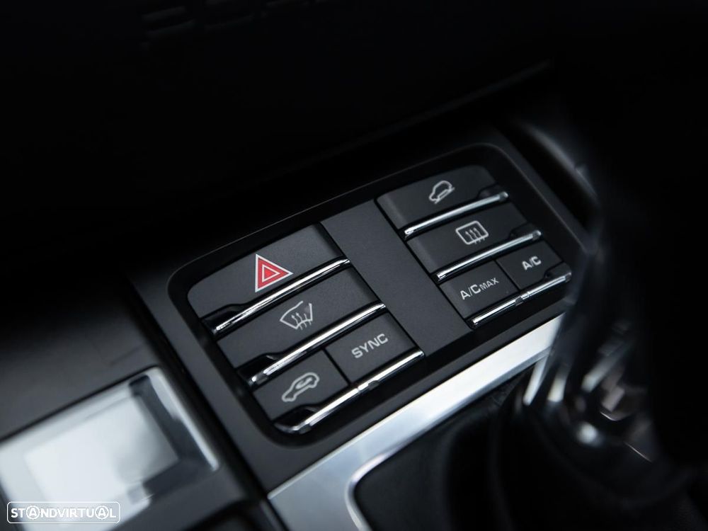 Porsche Macan Turbo - 23