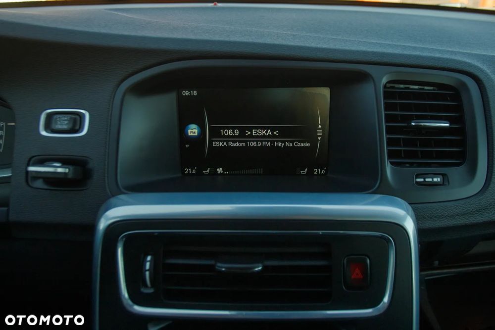 Volvo V60 D3 Geartronic Momentum - 36