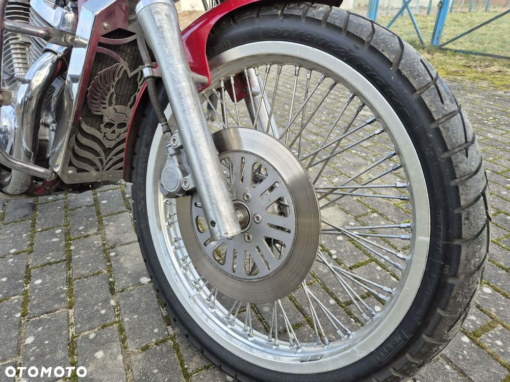 Suzuki Intruder - 12