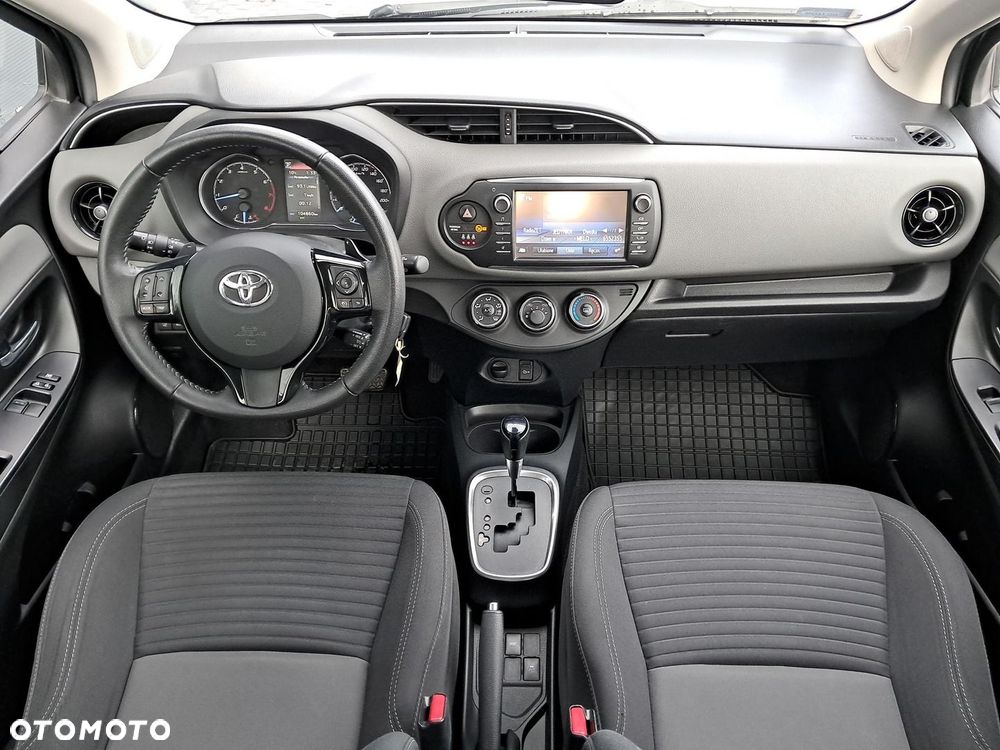 Toyota Yaris 1.5 Premium CVT - 12