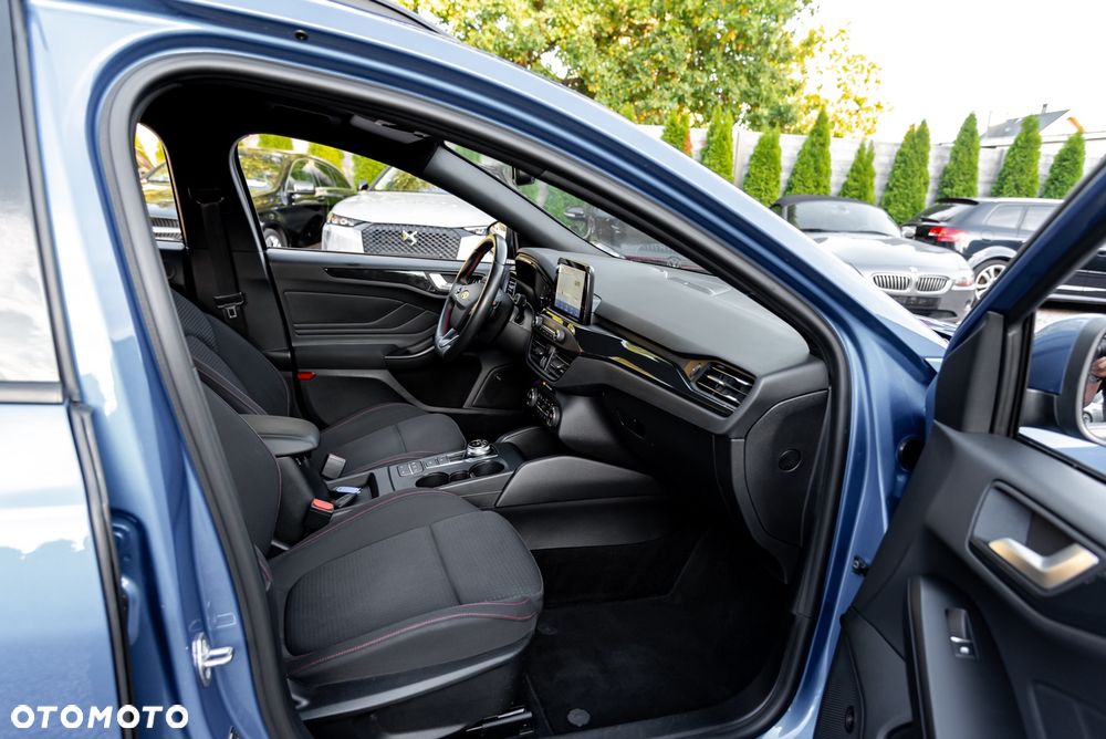 Ford Focus 1.5 EcoBlue STart-Stopp-System ST-LINE X - 24
