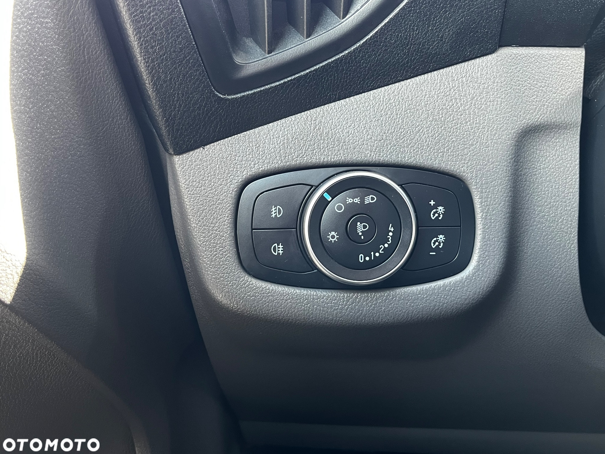 Ford Tourneo Connect - 28