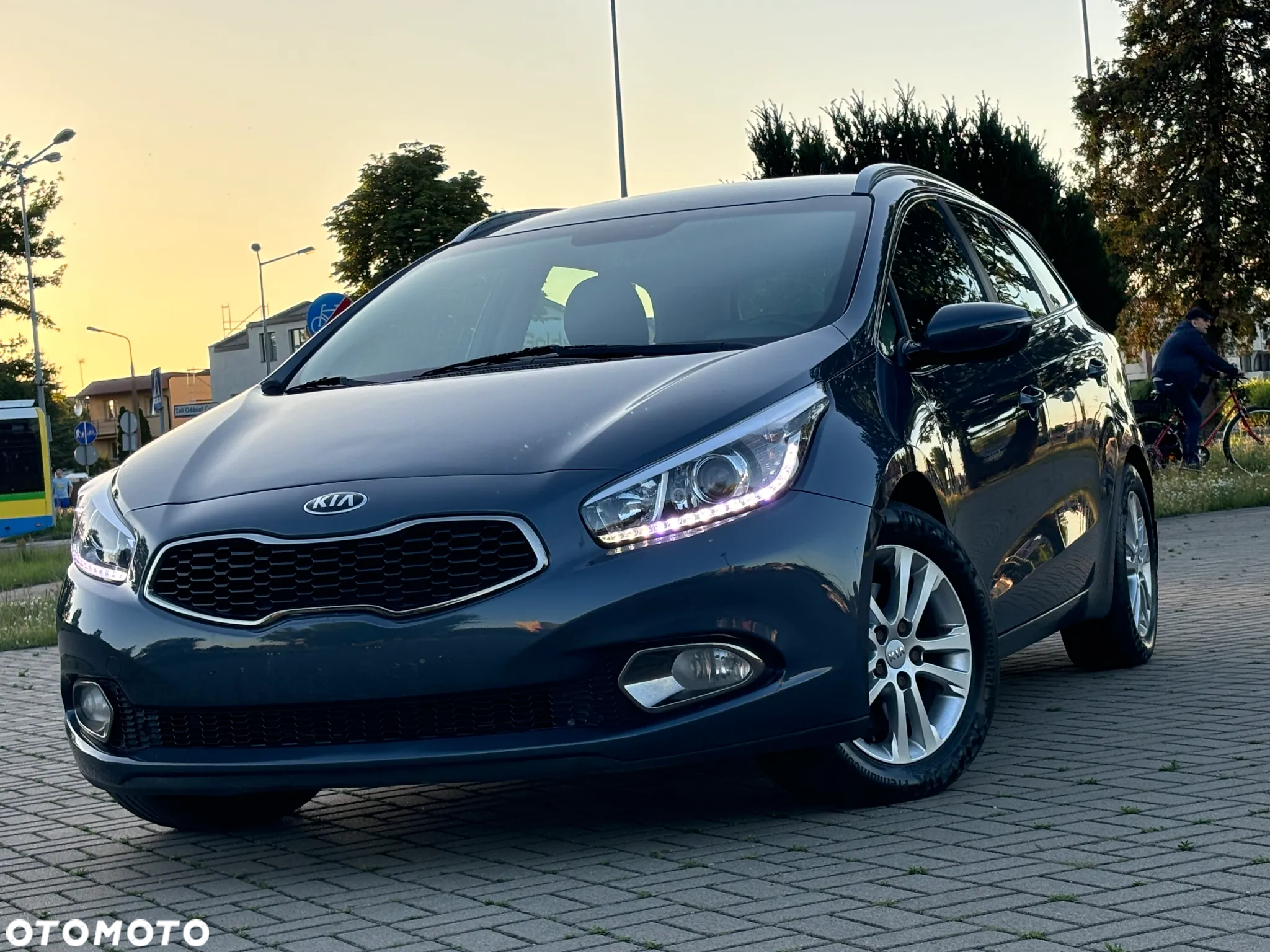 Kia Ceed 1.6 GDI DCT Platinum Edition - 3