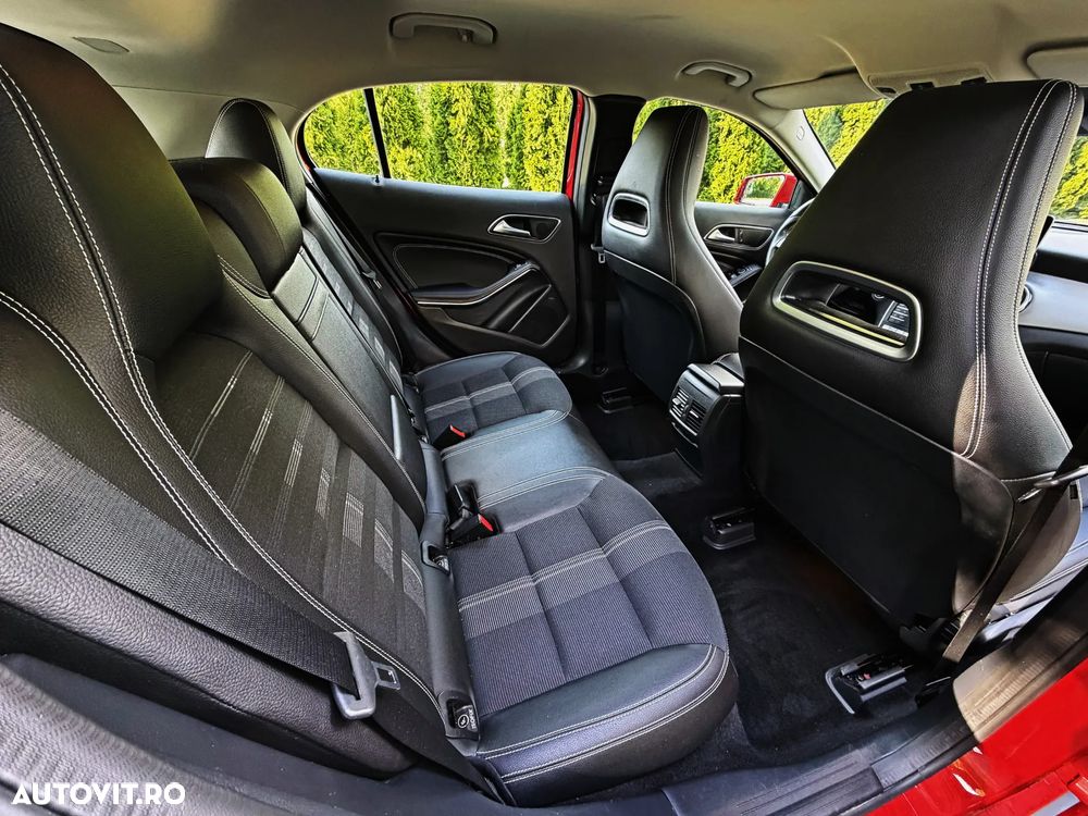 Mercedes-Benz GLA 200 d 4MATIC 7G-DCT UrbanStyle Edition - 14