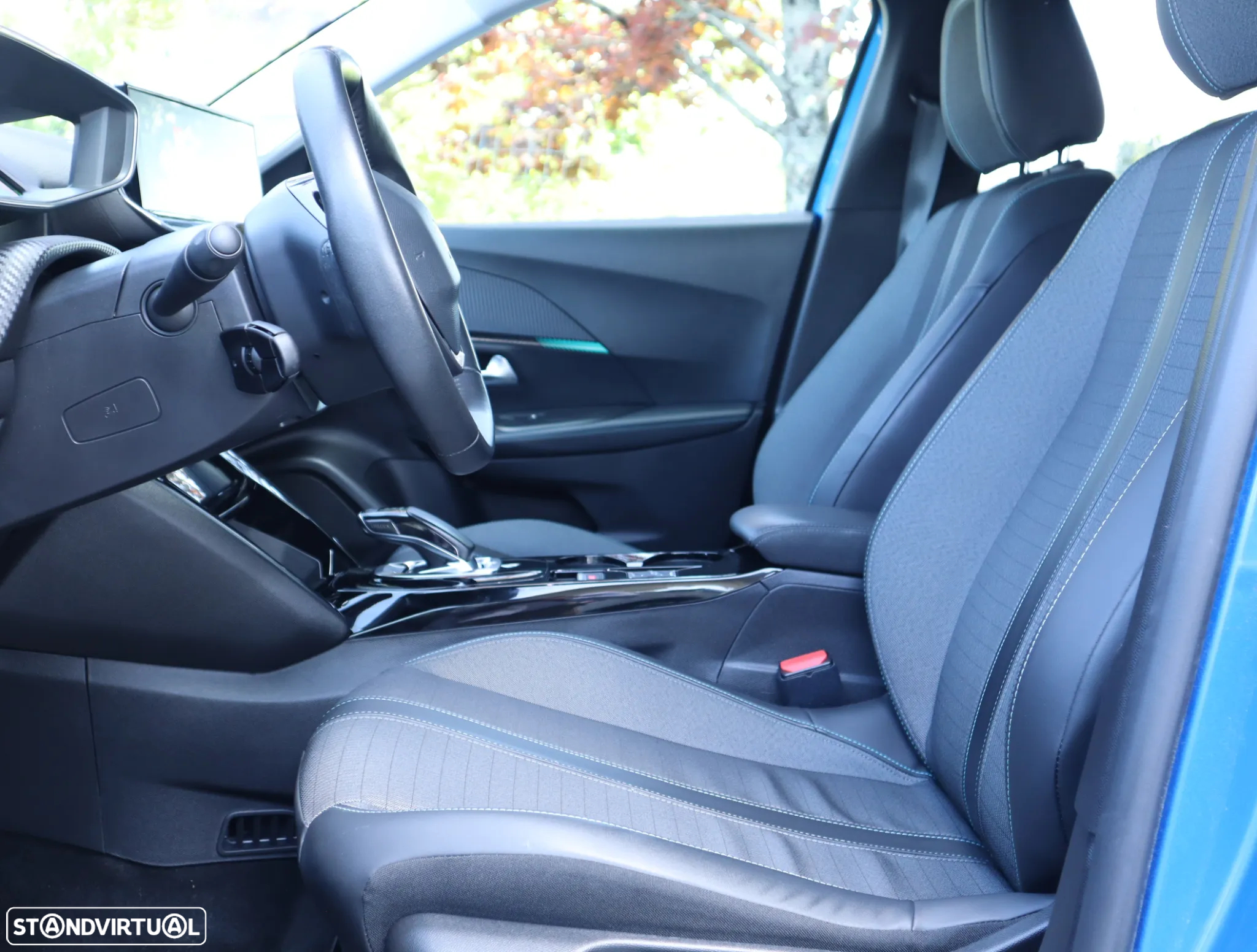 Peugeot e-2008 50 kWh Allure Pack - 27