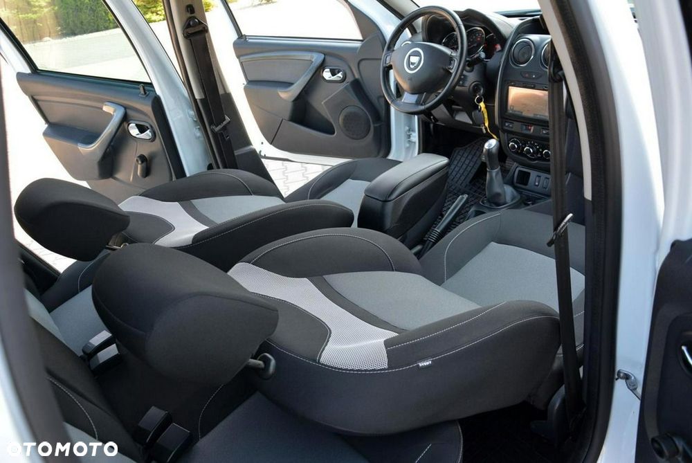 Dacia Duster 1.6 SL Off-Road - 16