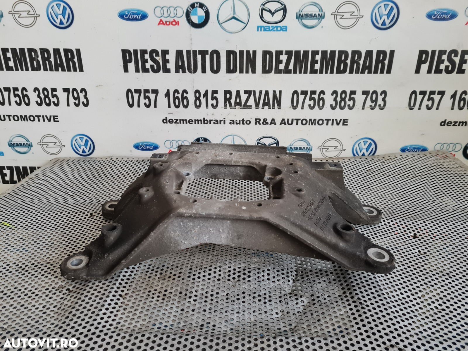 Suport Cutie Viteze Automata Audi A5 An 2009-2010-2011-2012 2.7 Tdi Euro 5 Cutie MMW Motor CGK Dezmembrez Audi A5 8T 2.7 Tdi Euro 5 Motor CGKA Cutie Automata MMW Bixenon Volan Stanga - Dezmembrari Arad - 3