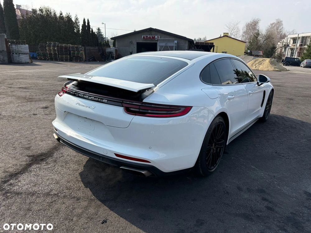 Porsche Panamera - 14