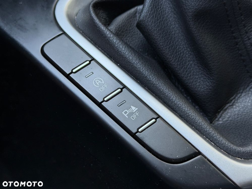 Kia Ceed 1.6 CRDi mHEV L Business Line - 13