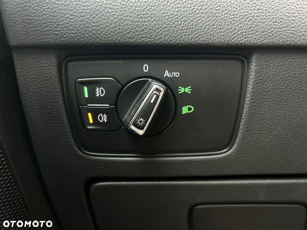 Volkswagen Passat - 24