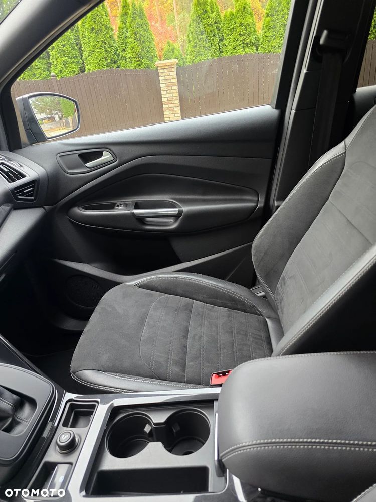 Ford Kuga 2.0 TDCi AWD ST-Line - 23