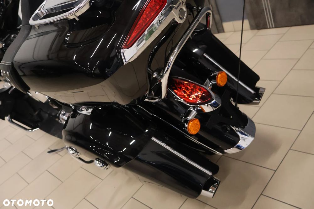 Indian Roadmaster - 20