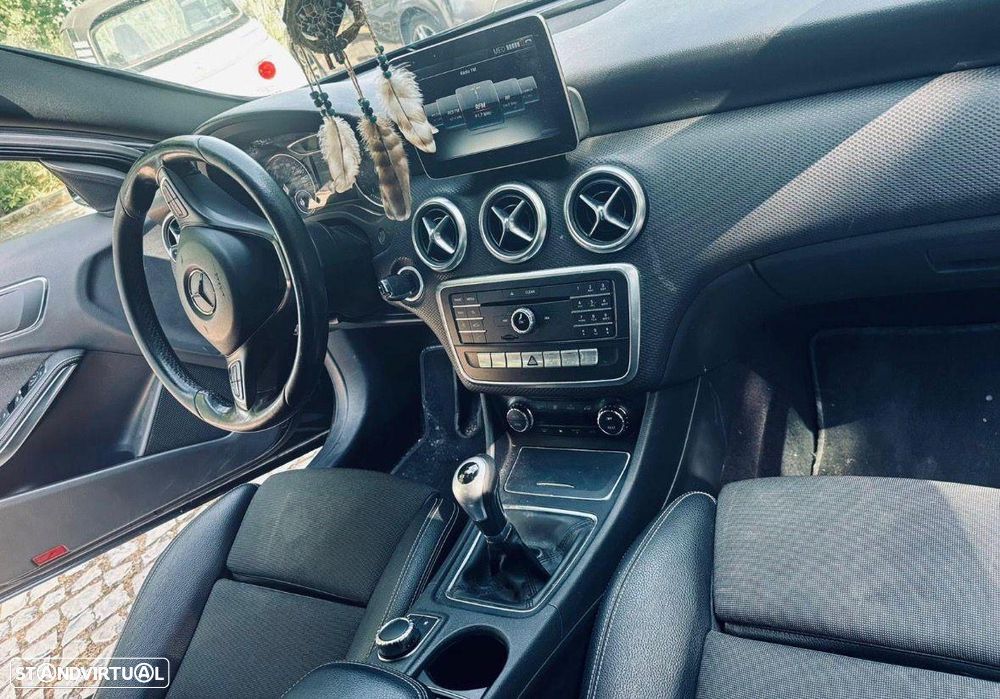 Mercedes-Benz A 180 CDI (BlueEFFICIENCY) Urban - 3
