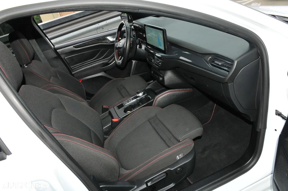 Ford Focus 1.5 EcoBlue ST-Line - 11