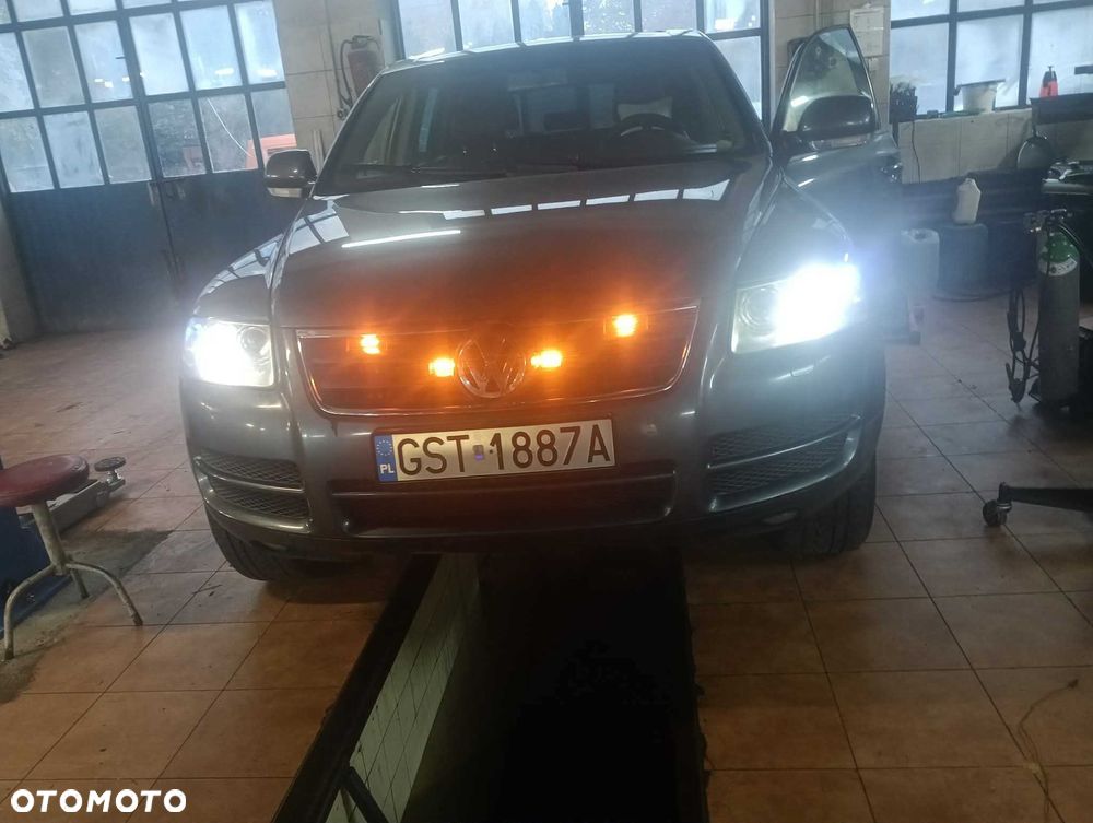 Volkswagen Touareg - 1