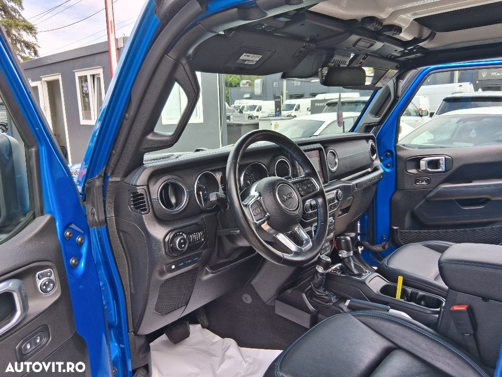Jeep Wrangler - 11