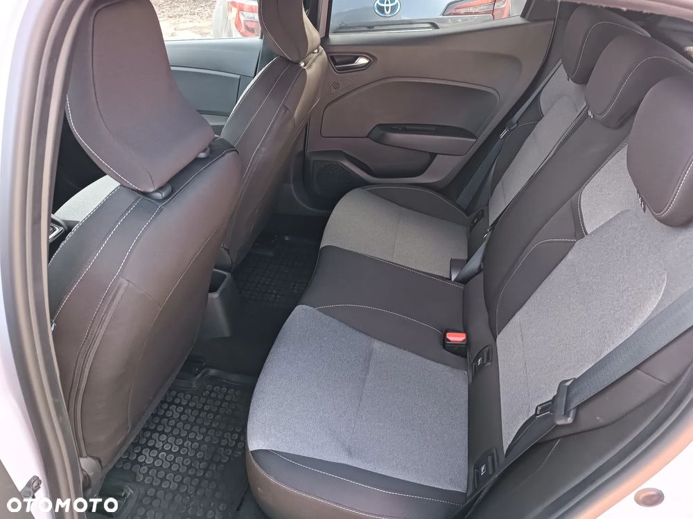 Renault Clio 1.0 TCe Evolution - 11